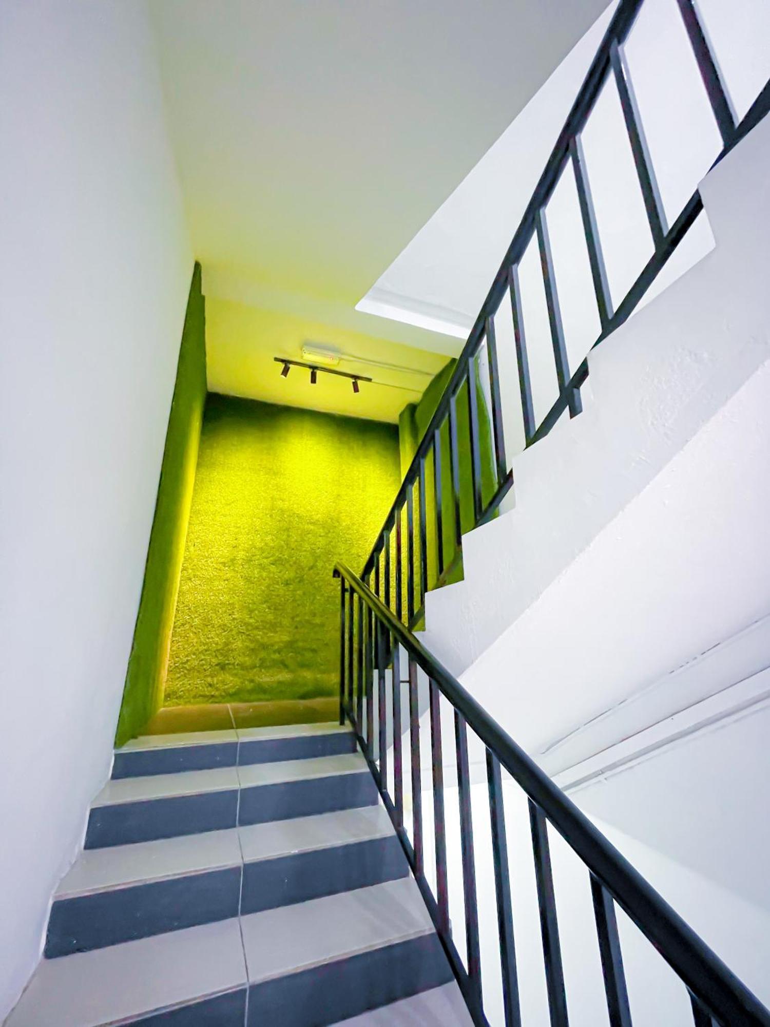 Starq Hotel Куала Лумпур Екстериор снимка
